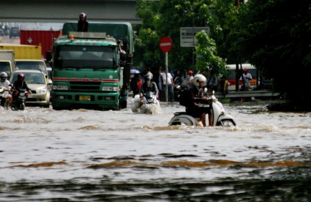 Lancar Terobos Banjir