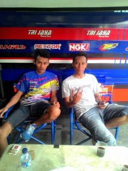 Persahabatan Mekanik Balap Tri Jaya Honda Bandung & Kheevalindo 