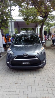 Mobil keluarga Indonesia