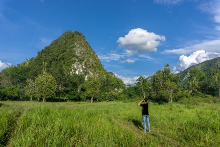 Menyorot Gunung Balu dengan Kamera