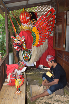 Pemahat Patung Barong