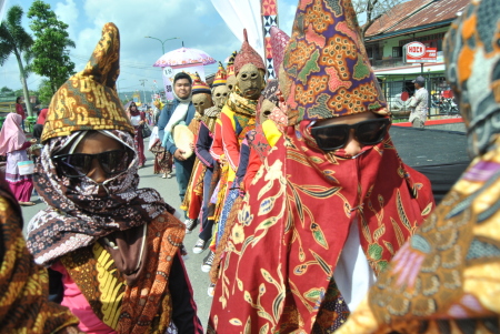 Pesta Topeng Sekura