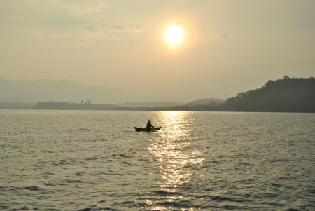 Nelayan Danau Ranau