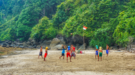 Rugby pantai ala anak kampung