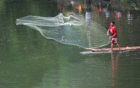 Menjaring Ikan