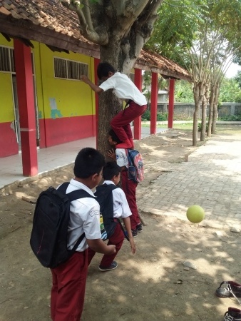 keriangan anak Sekolah Dasar