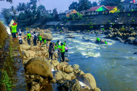 Kalo Bukan Kita, Siapa Lagi