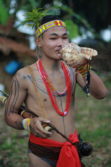 Suku Mentawai