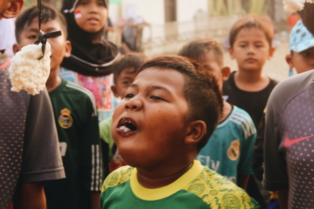 Lomba makan kerupuk