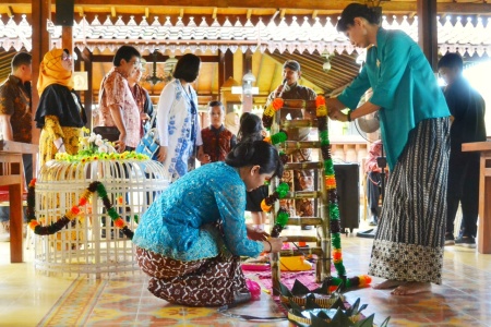 Persiapan acara tedak siten