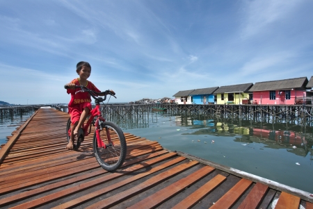 Semangat Anak Kampung Margasari dalam belajar Sepeda