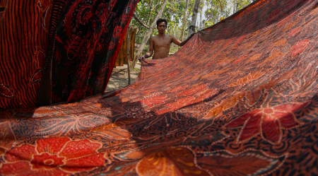 batik tulis khas kampung batik jarum, bayat klaten