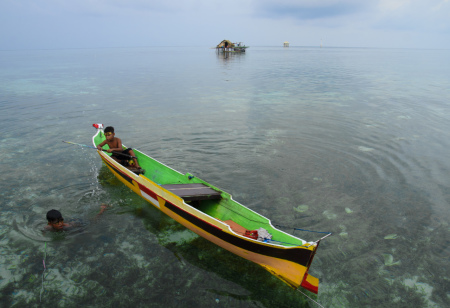 Anak Suku Bajo Wakatobi