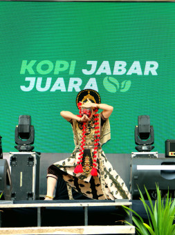 Tari Topeng