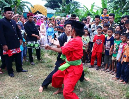 Tradisi palang pintu