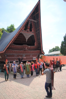 Mari Menari Tradisional Sumatera Utara