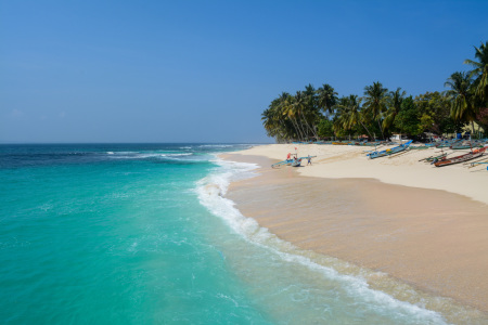 Pantai bersih di Desaku