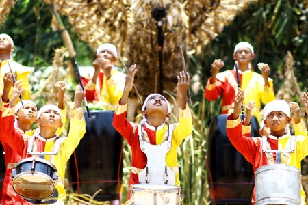 Pesona Budaya Kampung Ragam Warna