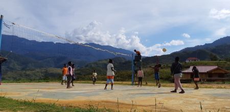 Permainan Voli Anak-anak Pegunungan Wamena
