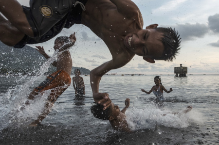 Gembira di Kampung Nelayan