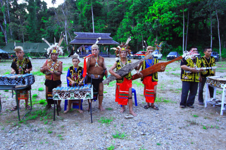 BERAGAM ALAT MUSIK TRADISIONAL