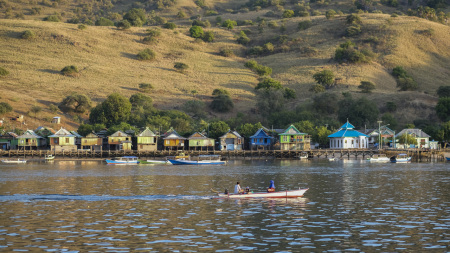 Pesona Pagi di Kampung Komodo