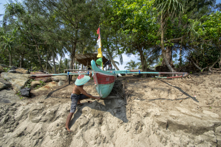 Semangat Nelayan Pantai Pasir Putih Pesisir Selatan