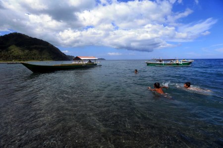 Berenang di Pulau Teletubies