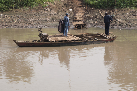 PERAHU PENYEBRANGAN