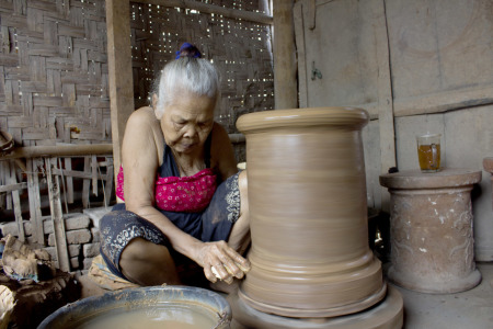 PENGRAJIN GERABAH KASONGAN