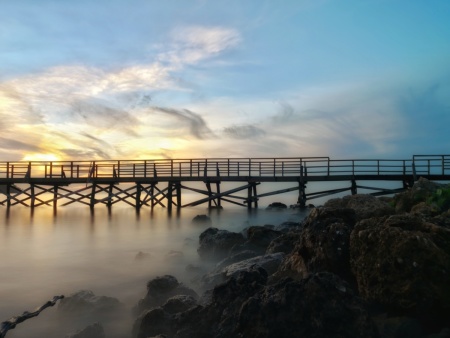 Jembatan pantai WTC