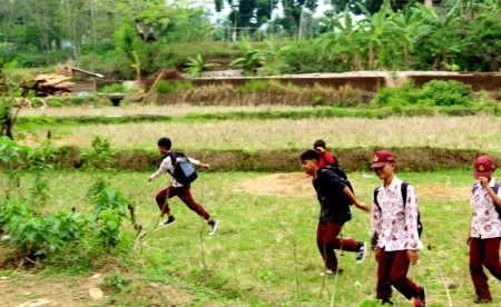 Semangat anak anak sekolah