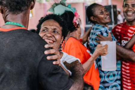 Dansa Pada Pesta Pemberian Mas Kawin Adat Papua