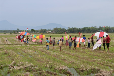 Lomba Geulayang Tunang