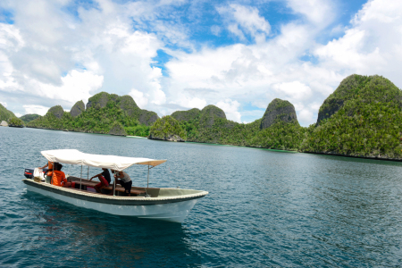 Berlayar Di pulau Indah