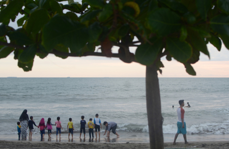 Bermain ke Pantai