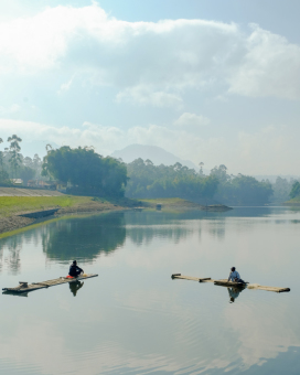 Obrolan santai bersama rekan kerja