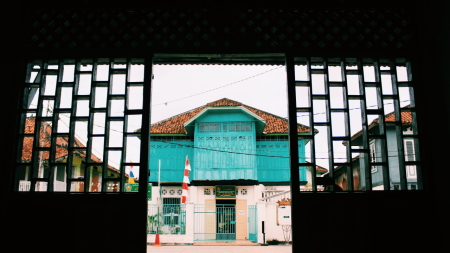 Bangunan Rumah Kampung Al-munawar.