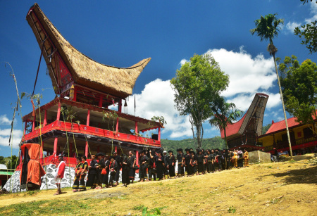 Upacara adat Tana Toraja Ma'Pasonglo