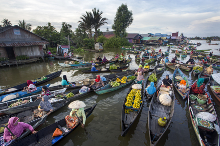 Pesona Pasar Terapung Lok Baintan