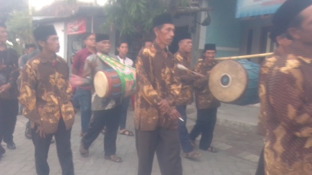 Terbang gandul pengiring pengantin