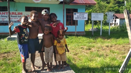 Potret anak-anak di pedalaman Sorong selatan