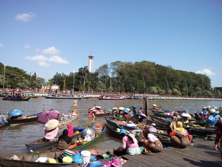 Pasar Terapung Siring Sungai Martapura