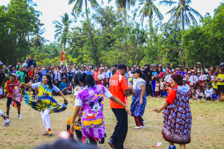 Semarak hari ulang tahun. Bidan puskesmas kewapante