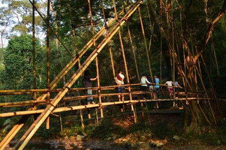Jembatan bambu yang kokoh