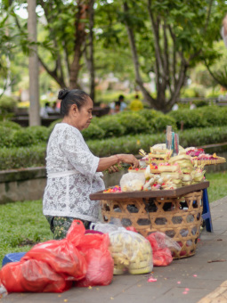 Penjual Persembahan