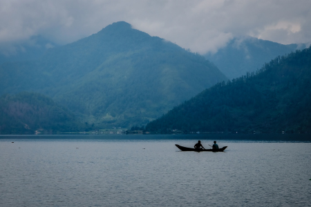 Kisah Nelayan Danau Lut Tawar