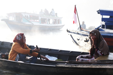 Bincang Pagi di Pasar Terapung