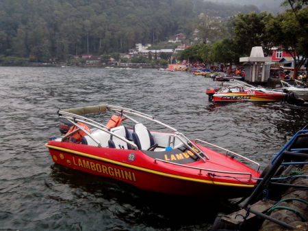 Perahu Laborghini