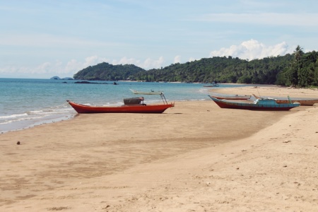 Pesona Pantai Telok Melano